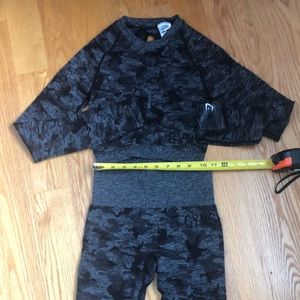 GymShark Adapt Camo, seamless set.   Size XS